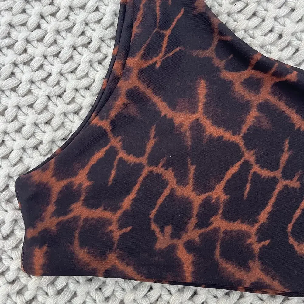 Skatie• ‘Ellis’ Bikini Top in RAFA Giraffe